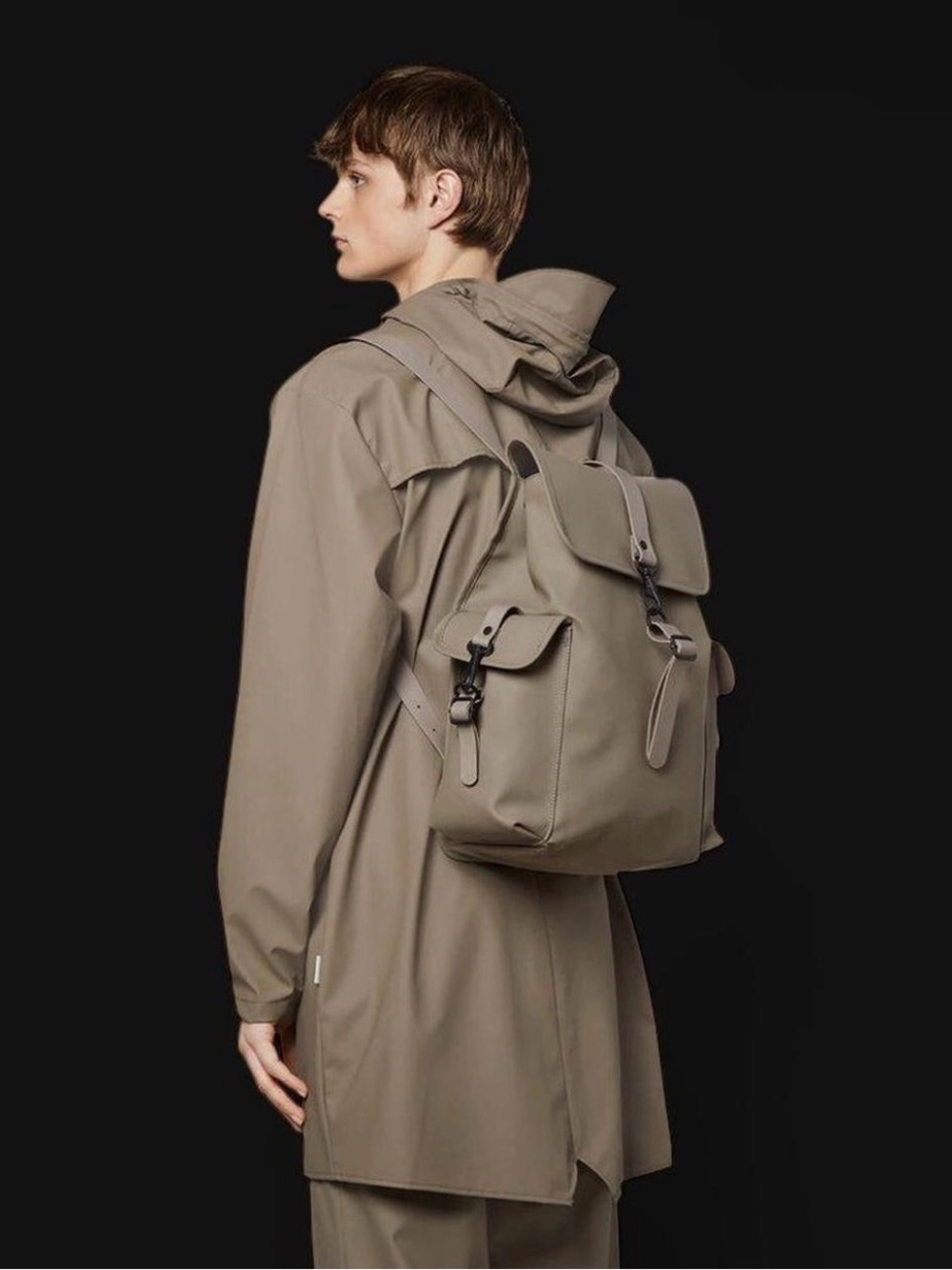 Like New | Rains Waterproof Rucksuck Cargo in tonal taupe (Size L)